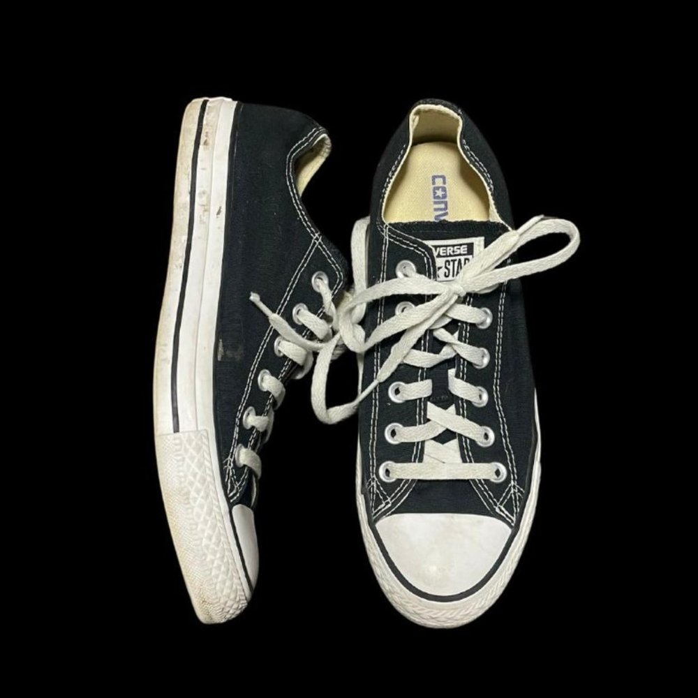 Low-Top Black Converse Women's 9
